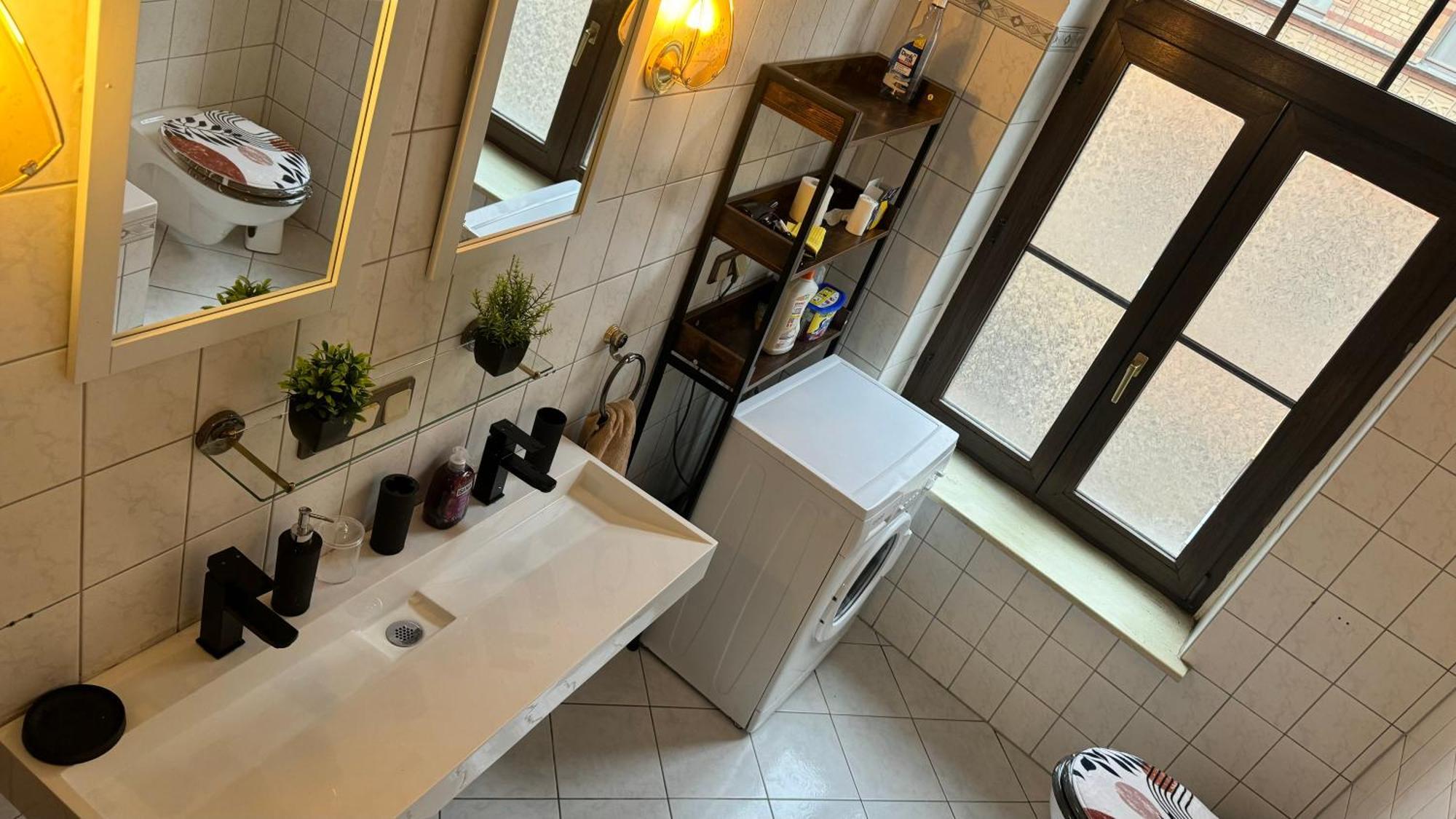 Piano Halle - Netflix - Free Wifi 5 *